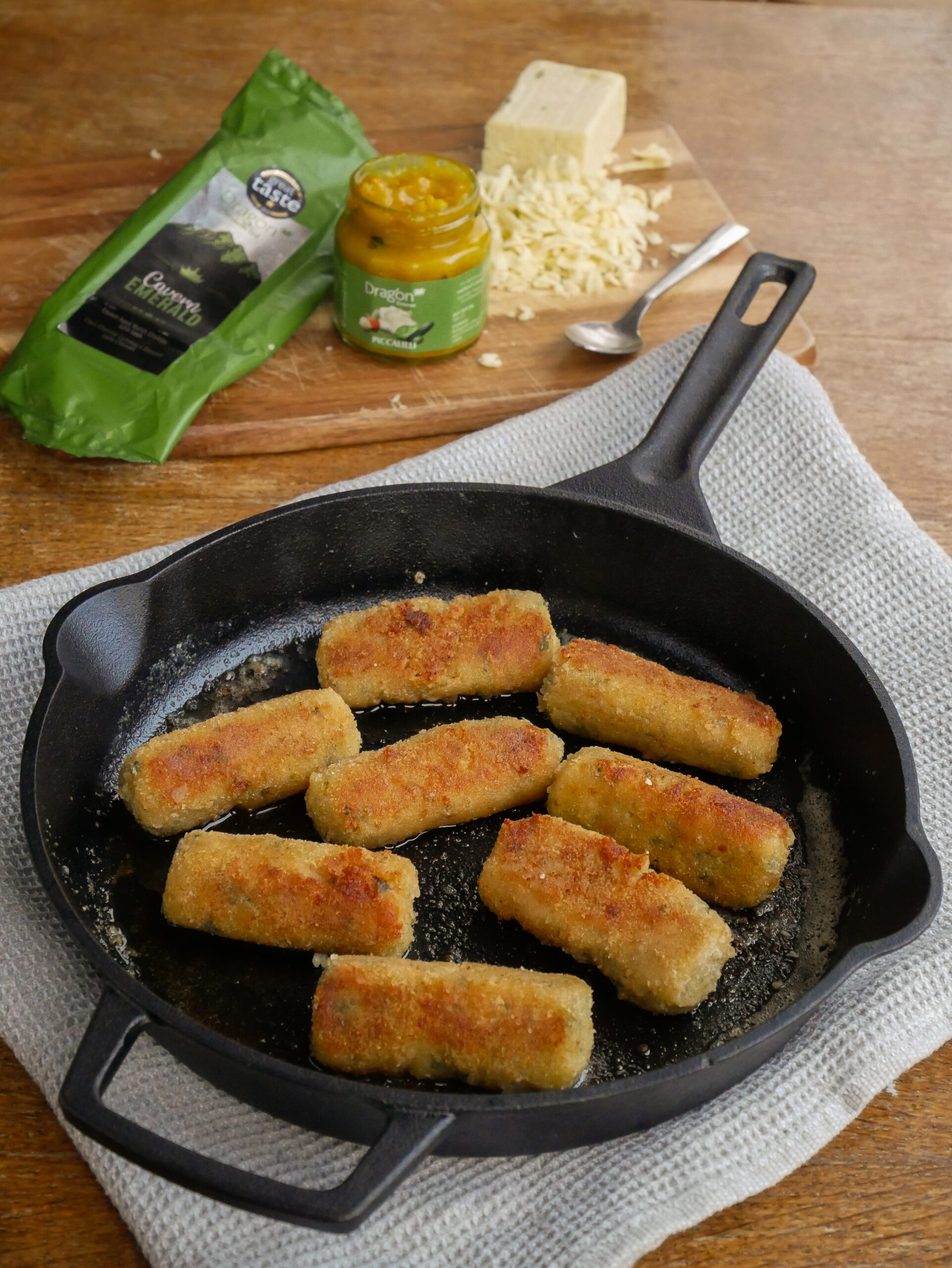 Cavern Emerald Welsh Glamorgan Sausages by @TheRareWelshBit