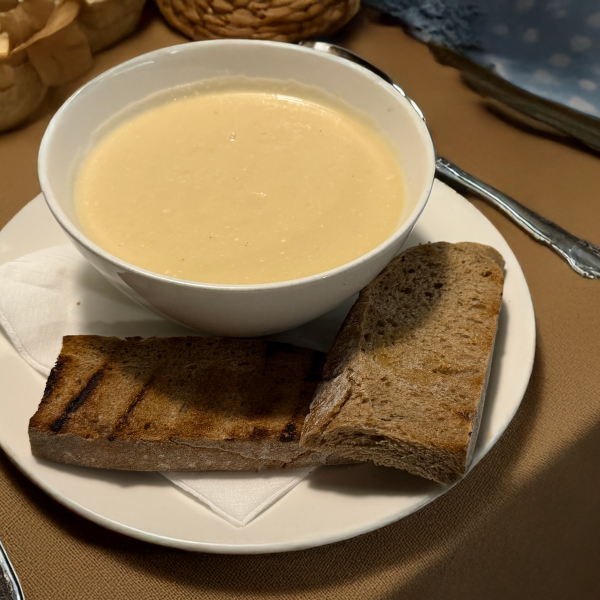 Cheddar & Cauliflower Soup